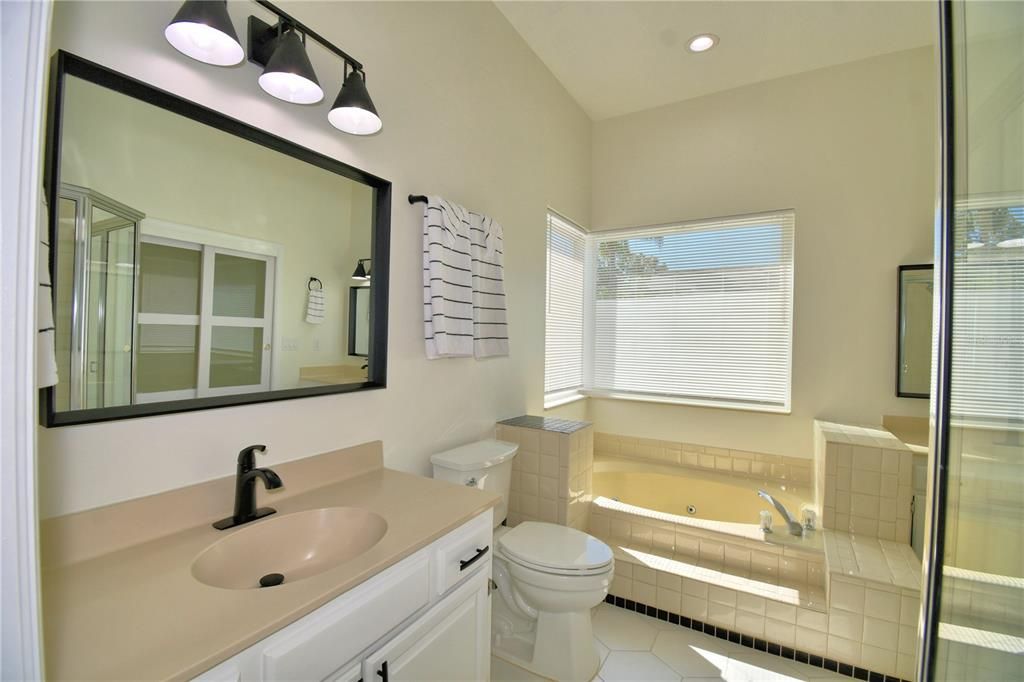 Active With Contract: $525,000 (4 beds, 2 baths, 2285 Square Feet)