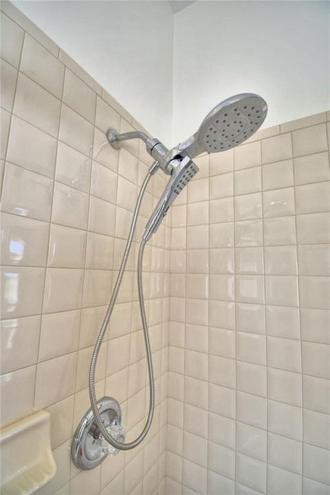 Active With Contract: $525,000 (4 beds, 2 baths, 2285 Square Feet)