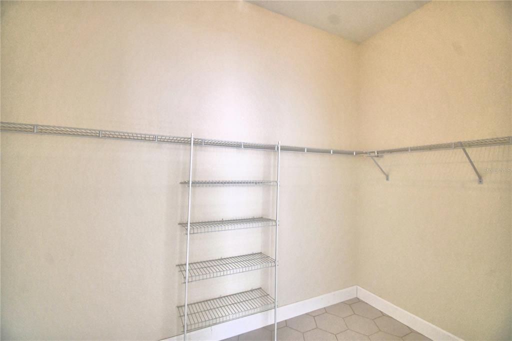 Active With Contract: $525,000 (4 beds, 2 baths, 2285 Square Feet)