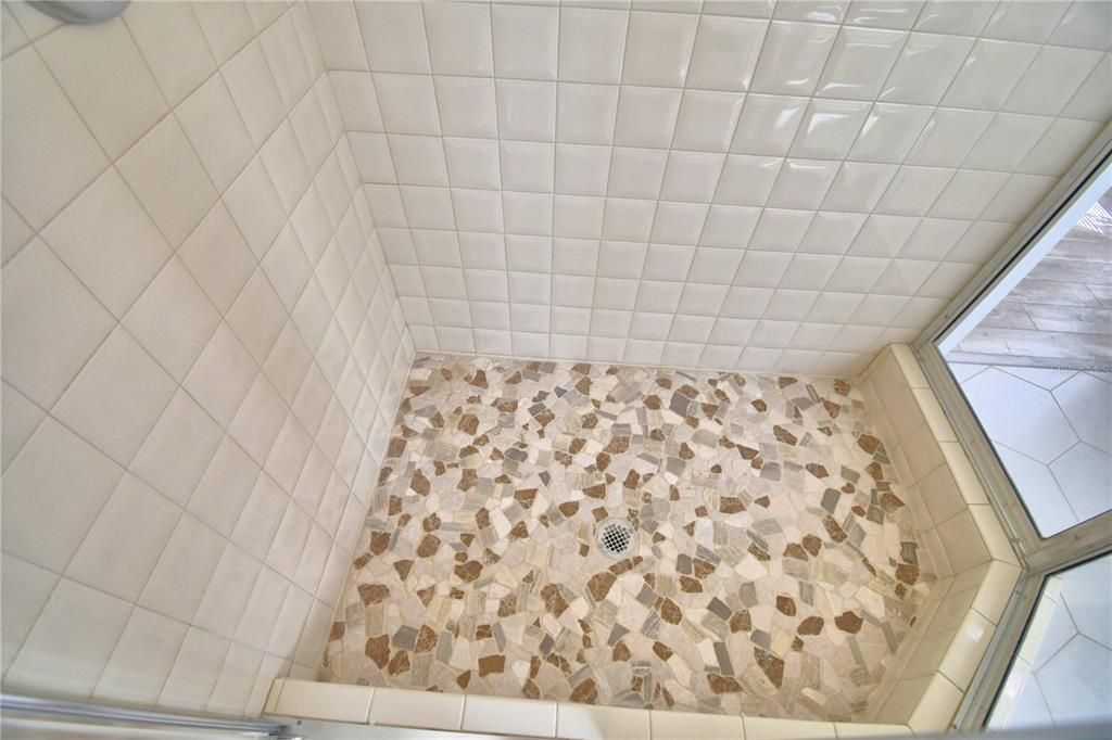 Active With Contract: $525,000 (4 beds, 2 baths, 2285 Square Feet)