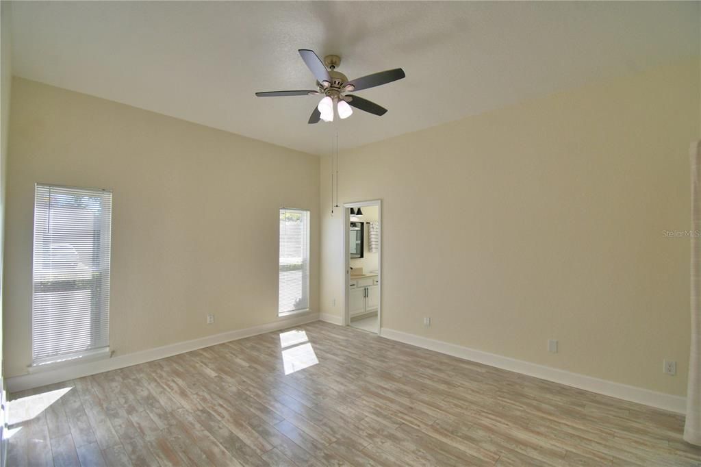 Active With Contract: $525,000 (4 beds, 2 baths, 2285 Square Feet)