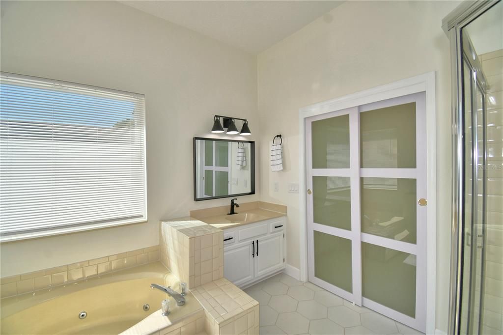 Active With Contract: $525,000 (4 beds, 2 baths, 2285 Square Feet)