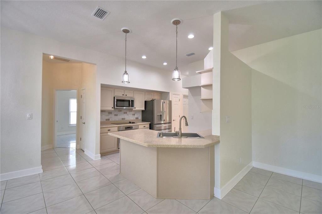 Active With Contract: $525,000 (4 beds, 2 baths, 2285 Square Feet)