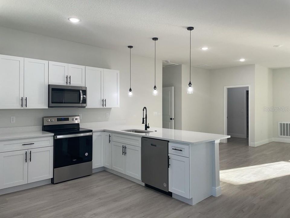 For Sale: $299,000 (4 beds, 2 baths, 1850 Square Feet)