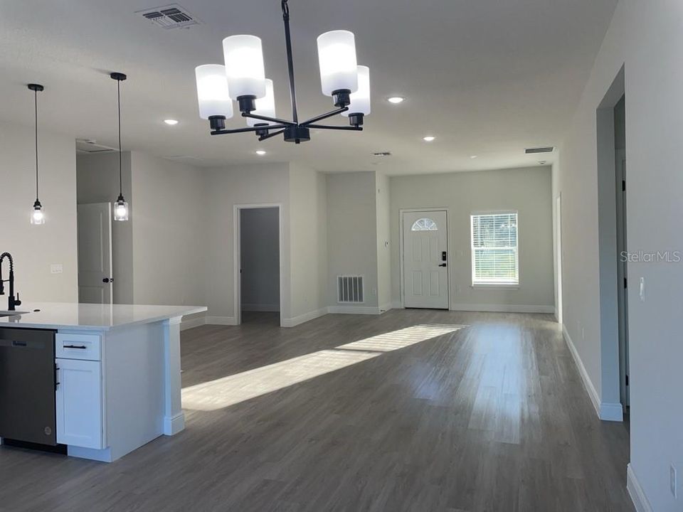 For Sale: $299,000 (4 beds, 2 baths, 1850 Square Feet)