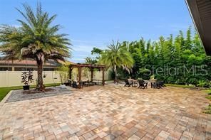 出租: $4,999 (5 贝兹, 4 浴室, 4260 平方英尺)