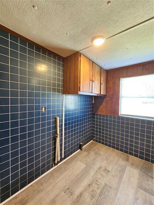 For Rent: $1,250 (3 beds, 2 baths, 950 Square Feet)