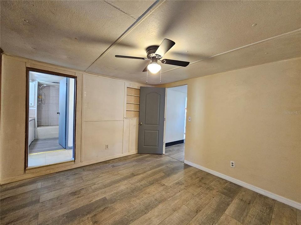 For Rent: $1,250 (3 beds, 2 baths, 950 Square Feet)