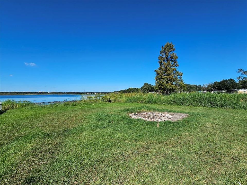 For Rent: $1,250 (3 beds, 2 baths, 950 Square Feet)