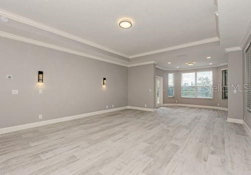 For Rent: $6,995 (5 beds, 3 baths, 5704 Square Feet)