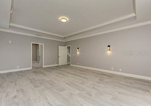 For Rent: $6,995 (5 beds, 3 baths, 5704 Square Feet)