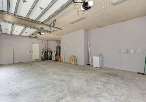 For Rent: $6,995 (5 beds, 3 baths, 5704 Square Feet)