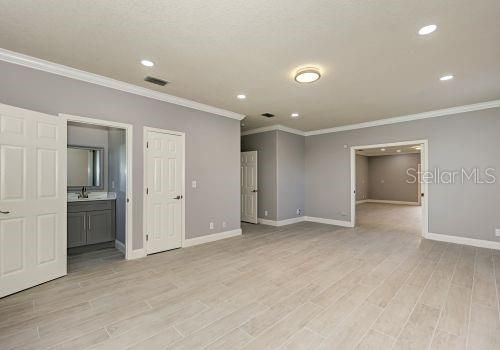 For Rent: $6,995 (5 beds, 3 baths, 5704 Square Feet)