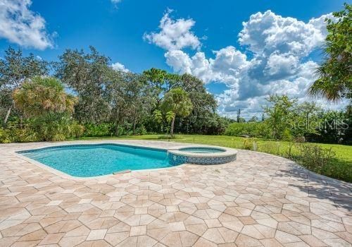 For Rent: $6,995 (5 beds, 3 baths, 5704 Square Feet)