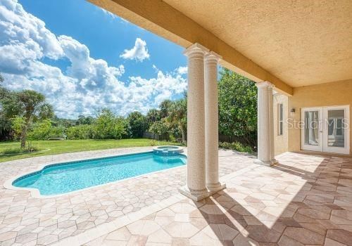 For Rent: $6,995 (5 beds, 3 baths, 5704 Square Feet)