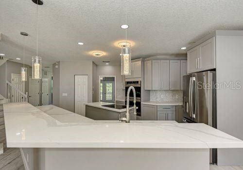 For Rent: $6,995 (5 beds, 3 baths, 5704 Square Feet)