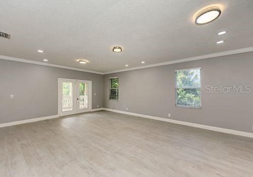 For Rent: $6,995 (5 beds, 3 baths, 5704 Square Feet)