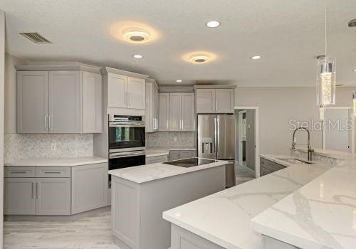 For Rent: $6,995 (5 beds, 3 baths, 5704 Square Feet)