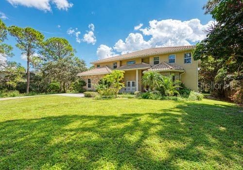 For Rent: $6,995 (5 beds, 3 baths, 5704 Square Feet)