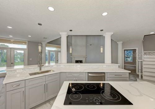 For Rent: $6,995 (5 beds, 3 baths, 5704 Square Feet)