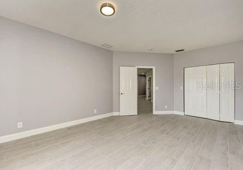 For Rent: $6,995 (5 beds, 3 baths, 5704 Square Feet)