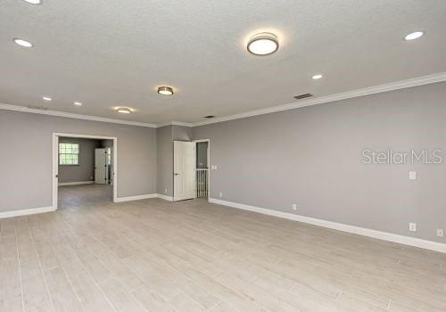 For Rent: $6,995 (5 beds, 3 baths, 5704 Square Feet)