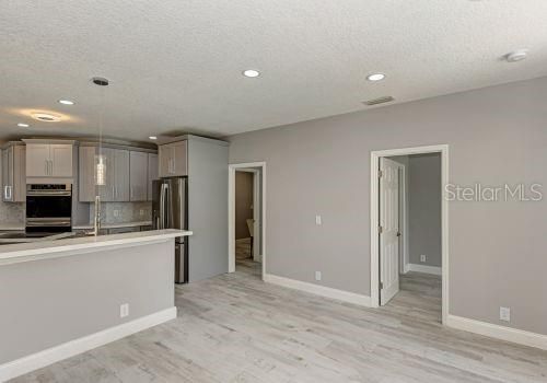 For Rent: $6,995 (5 beds, 3 baths, 5704 Square Feet)