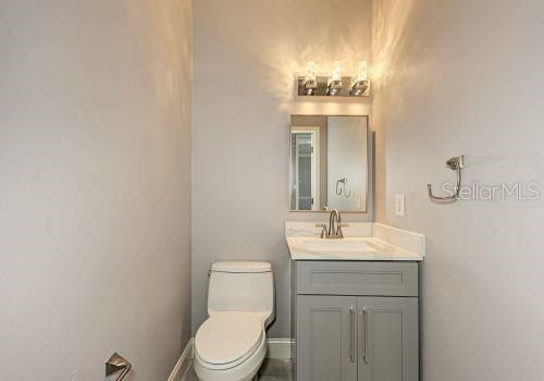 For Rent: $6,995 (5 beds, 3 baths, 5704 Square Feet)