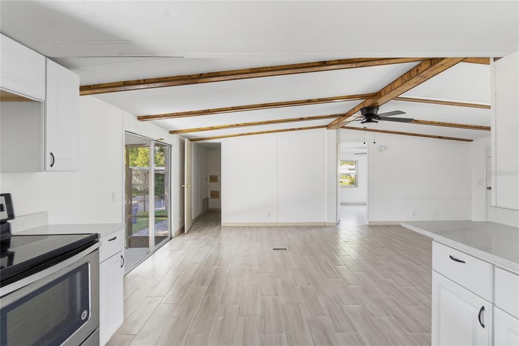 На продажу: $220,000 (3 спален, 2 ванн, 1344 Квадратных фут)