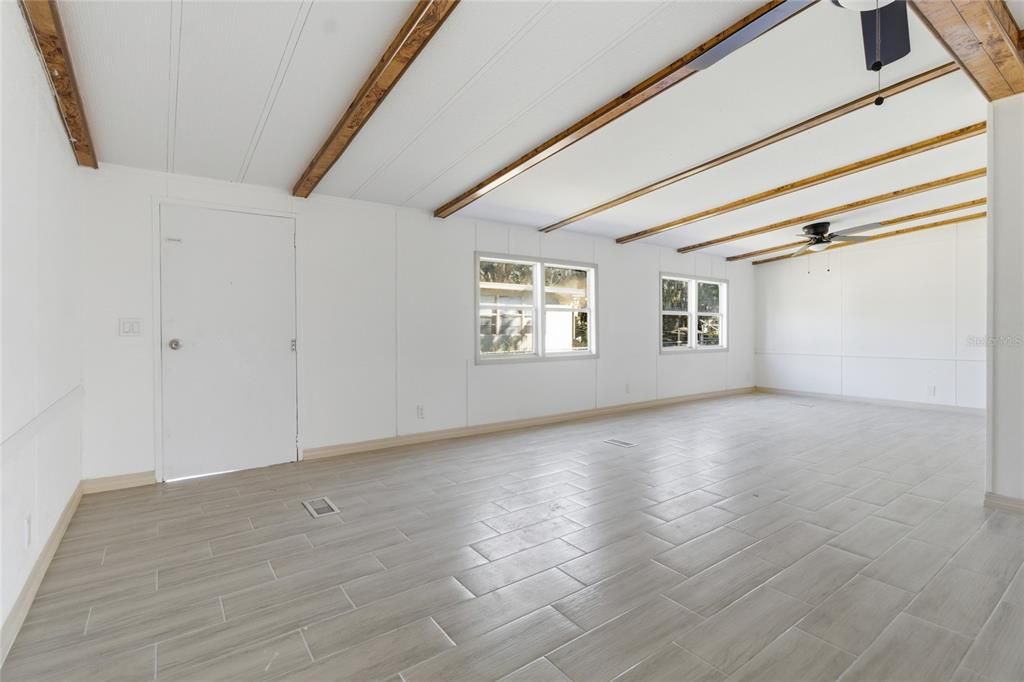 На продажу: $220,000 (3 спален, 2 ванн, 1344 Квадратных фут)