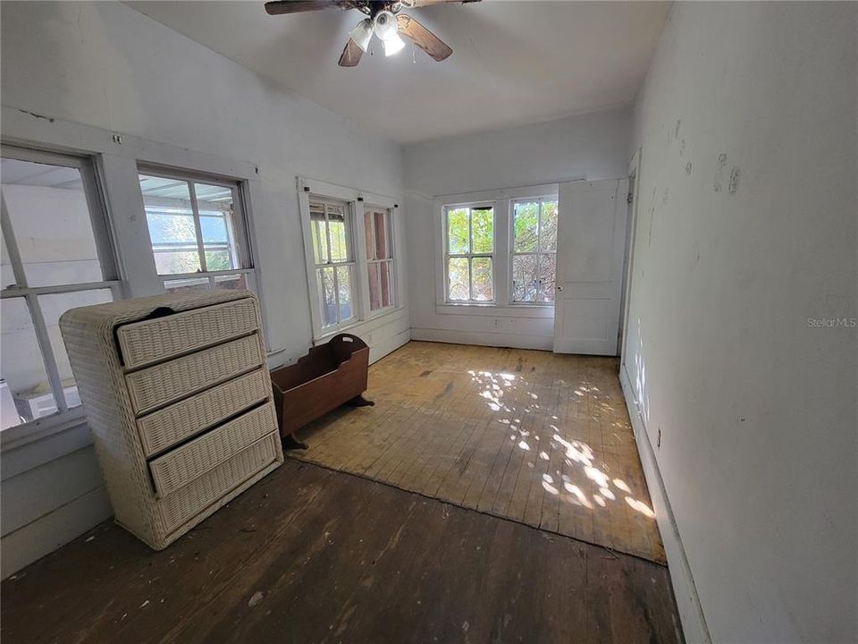 For Sale: $157,000 (3 beds, 2 baths, 1248 Square Feet)