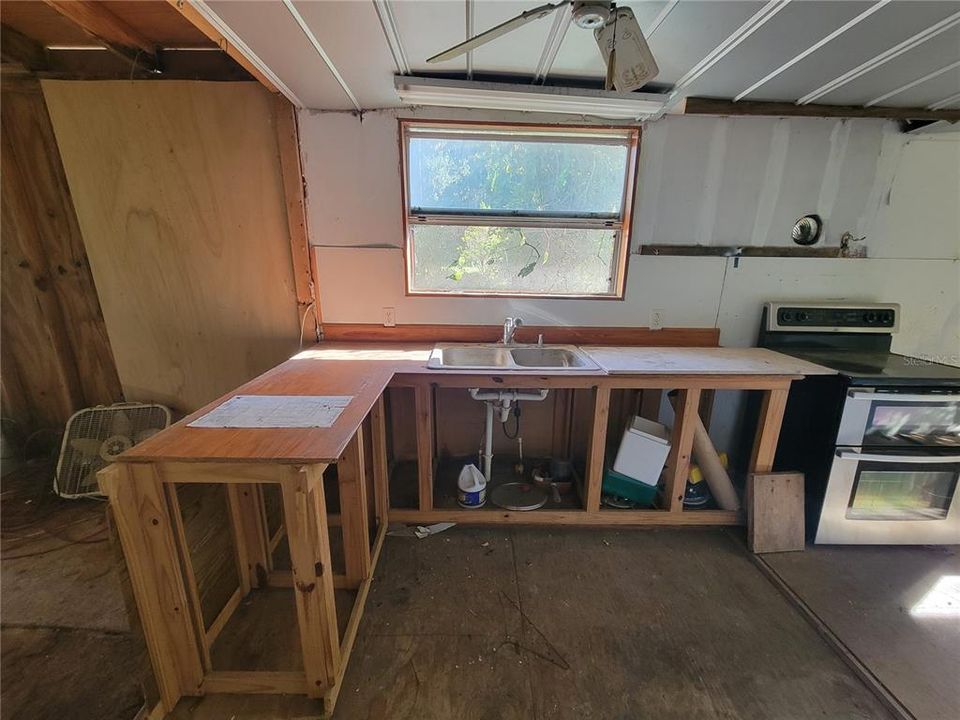 For Sale: $157,000 (3 beds, 2 baths, 1248 Square Feet)