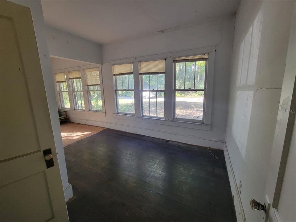 For Sale: $157,000 (3 beds, 2 baths, 1248 Square Feet)