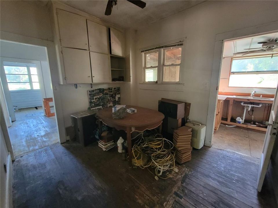 For Sale: $157,000 (3 beds, 2 baths, 1248 Square Feet)