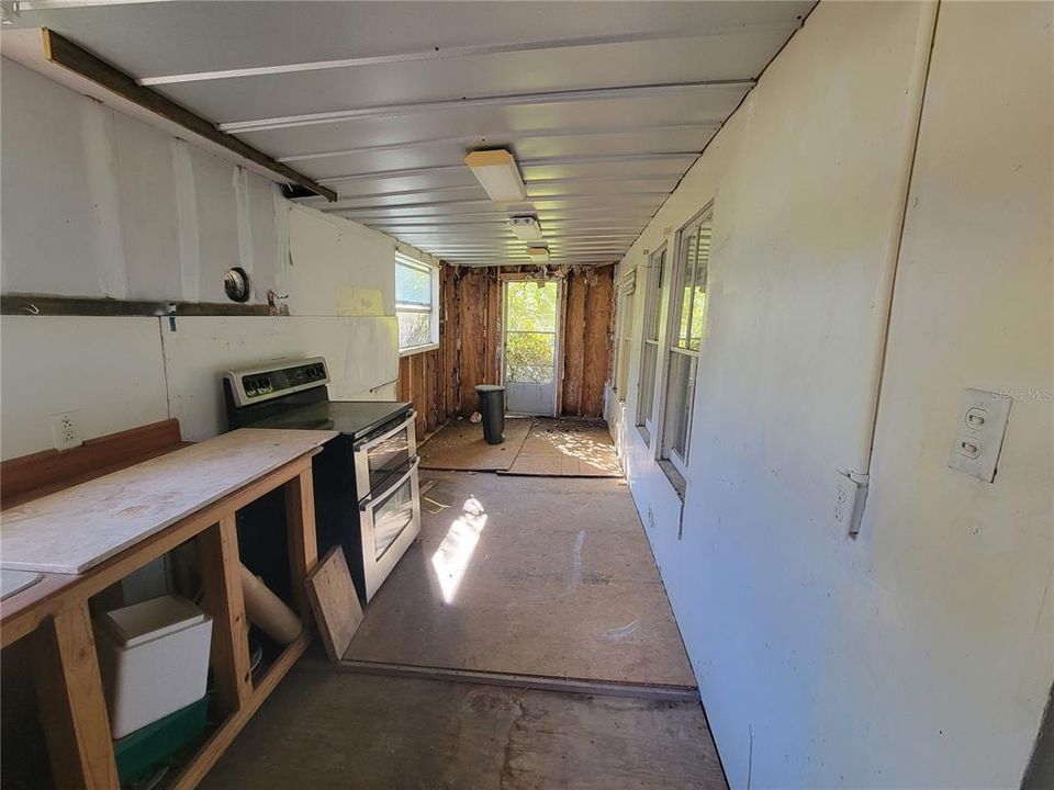 For Sale: $157,000 (3 beds, 2 baths, 1248 Square Feet)