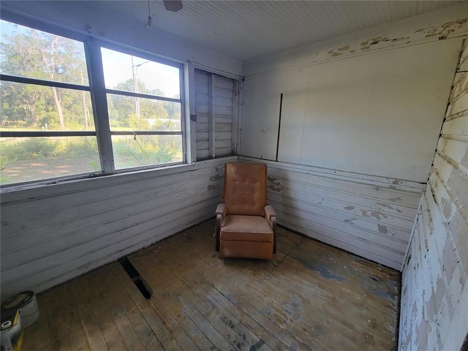 For Sale: $157,000 (3 beds, 2 baths, 1248 Square Feet)