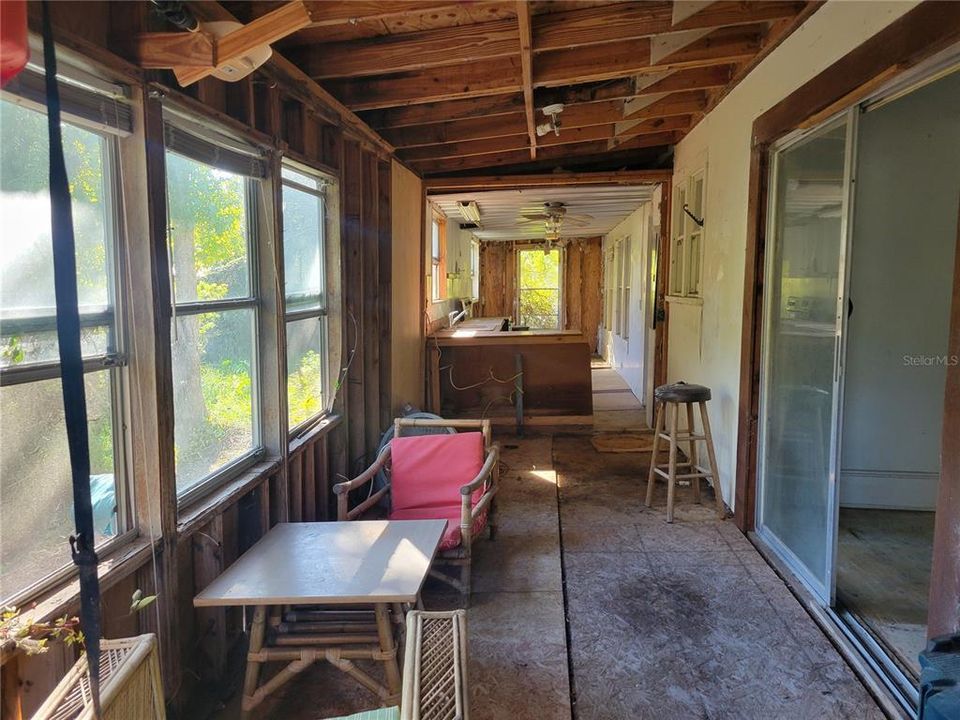 For Sale: $157,000 (3 beds, 2 baths, 1248 Square Feet)