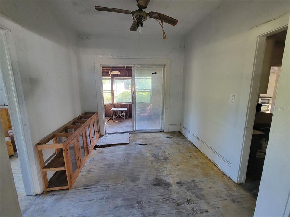 For Sale: $157,000 (3 beds, 2 baths, 1248 Square Feet)