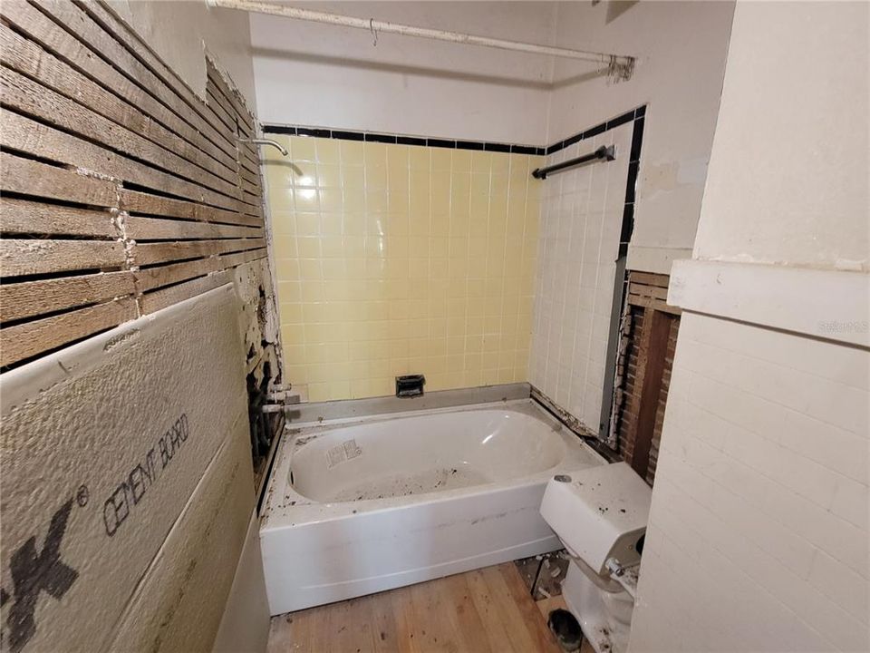 For Sale: $157,000 (3 beds, 2 baths, 1248 Square Feet)