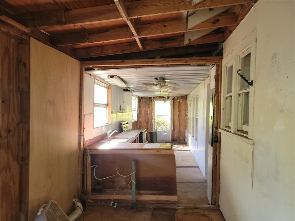 For Sale: $157,000 (3 beds, 2 baths, 1248 Square Feet)