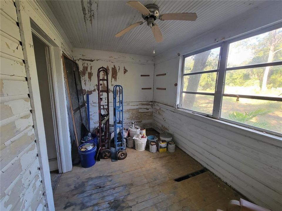 For Sale: $157,000 (3 beds, 2 baths, 1248 Square Feet)