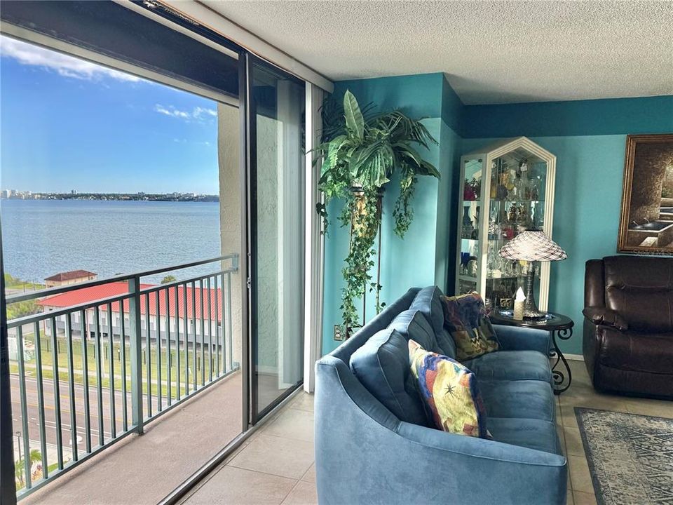 For Sale: $665,000 (2 beds, 2 baths, 1364 Square Feet)