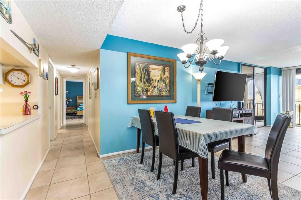 For Sale: $665,000 (2 beds, 2 baths, 1364 Square Feet)