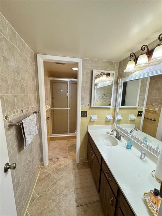 For Sale: $665,000 (2 beds, 2 baths, 1364 Square Feet)