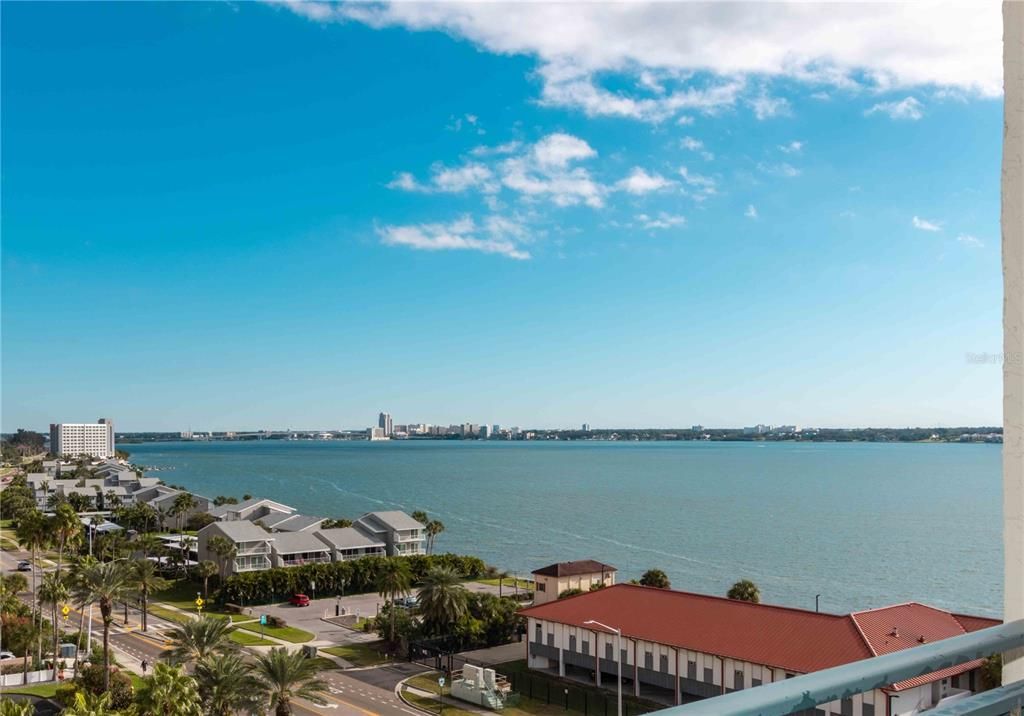 For Sale: $665,000 (2 beds, 2 baths, 1364 Square Feet)