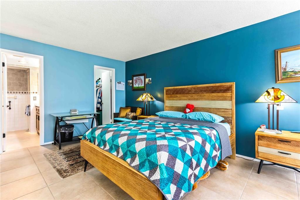 For Sale: $665,000 (2 beds, 2 baths, 1364 Square Feet)