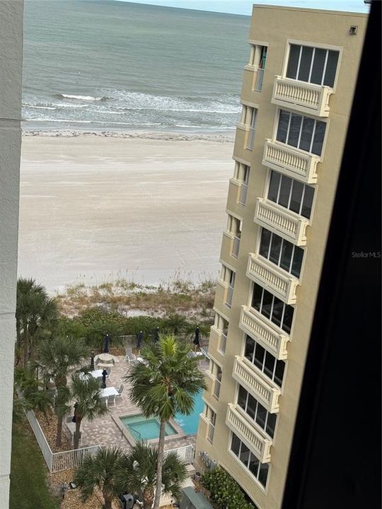 For Sale: $665,000 (2 beds, 2 baths, 1364 Square Feet)