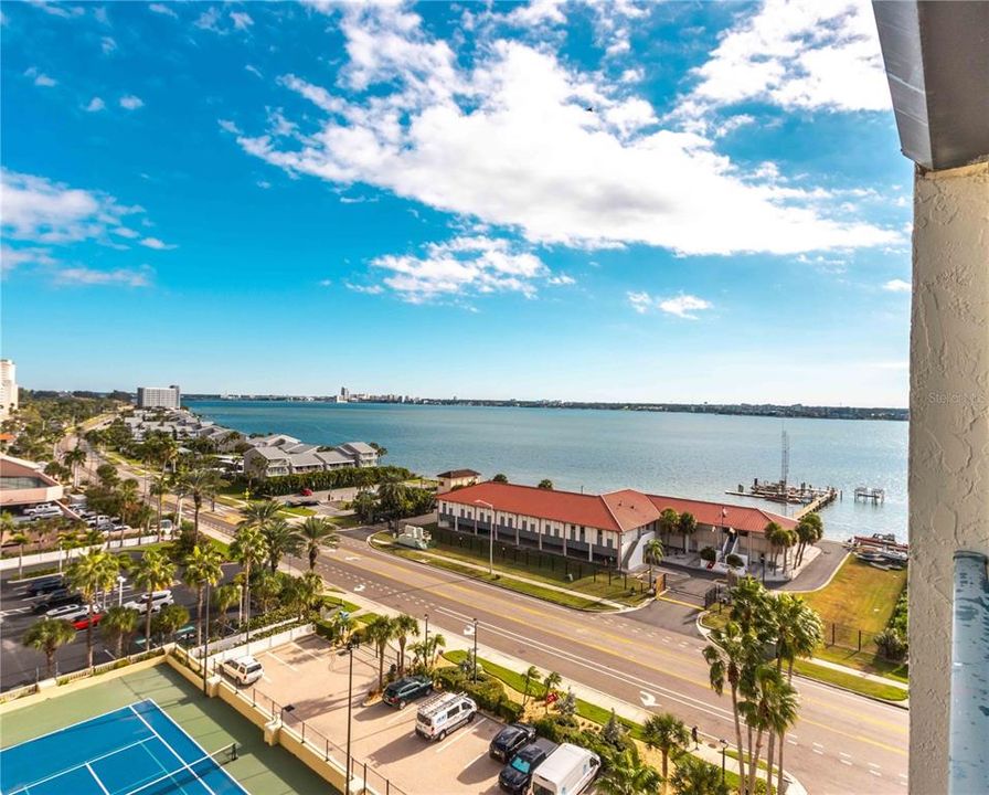 For Sale: $665,000 (2 beds, 2 baths, 1364 Square Feet)