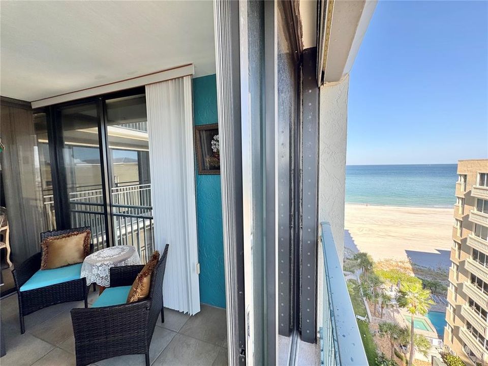 For Sale: $665,000 (2 beds, 2 baths, 1364 Square Feet)