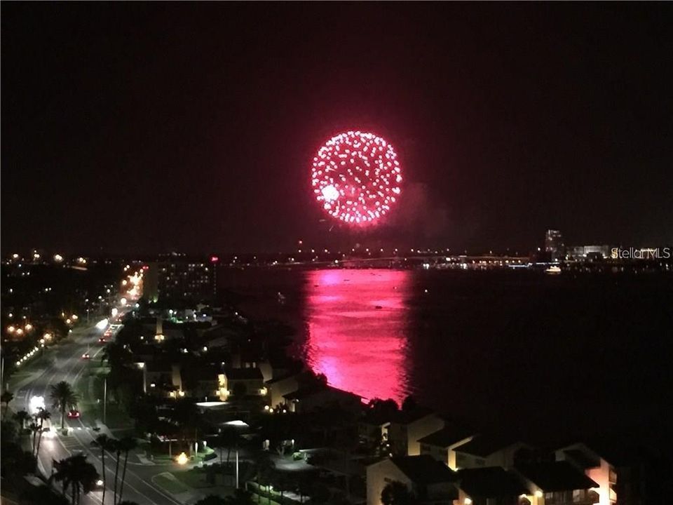 For Sale: $665,000 (2 beds, 2 baths, 1364 Square Feet)